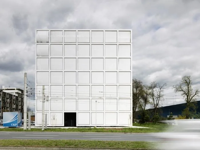 BIM Architecture | Outer Square and Inner Circle, Half Concealed Transparent Light and Shadow - C& P Company Headquarters
