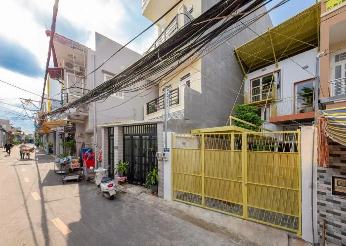 BIM Architecture | Survival in the Gap - Vietnamese Double layered Roof Residential Buildings