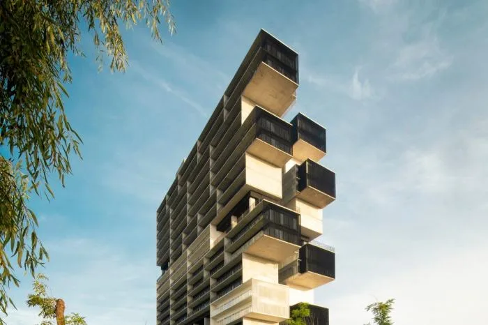 BIM Architecture | Fission of 64 meter Deep Canyon - Amani Apartments
