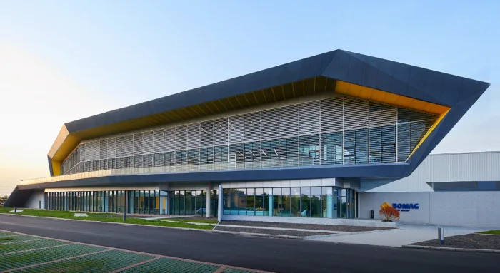 BIM Architecture | BMW Changzhou Factory | Collision of Industrial Sense and Modern Design/VIRTUARCH Dejian