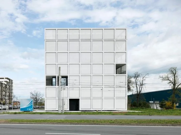 BIM Architecture | Outer Square and Inner Circle, Half Concealed Transparent Light and Shadow - C& P Company Headquarters