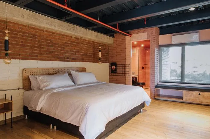 BIM Architecture | Aerial Stroll, Overlooking the City - Sommers Hotel