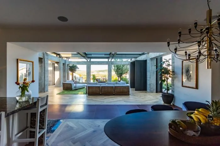 BIM Architecture | Dialogue with Concrete Columns - BM Kavana Residence