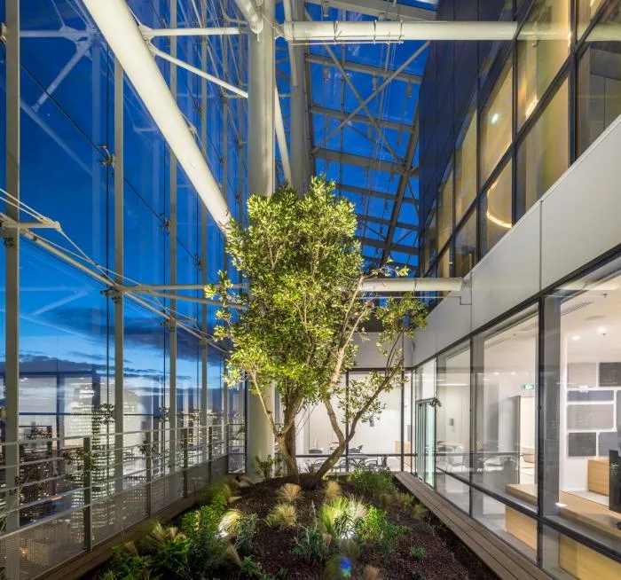 BIM architecture | A set of "crystals" that capture and scatter light - Saint Gobain headquarters office building