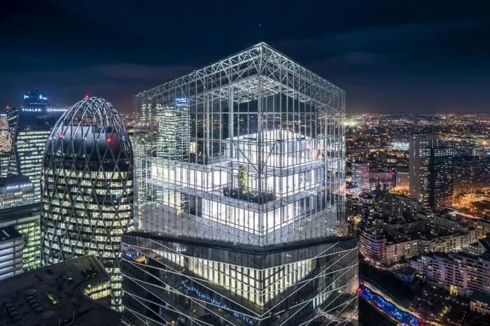 BIM architecture | A set of "crystals" that capture and scatter light - Saint Gobain headquarters office building