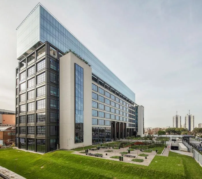 BIM Architecture | A Dynamic Space Like an Outdoor Theater - Mercado Libre Office