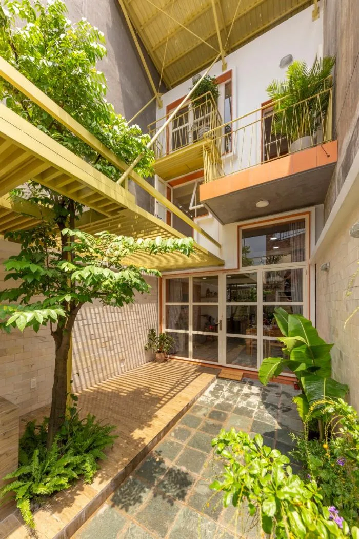 BIM Architecture | Survival in the Gap - Vietnamese Double layered Roof Residential Buildings