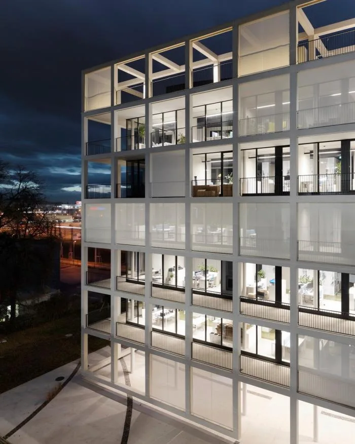 BIM Architecture | Outer Square and Inner Circle, Half Concealed Transparent Light and Shadow - C& P Company Headquarters