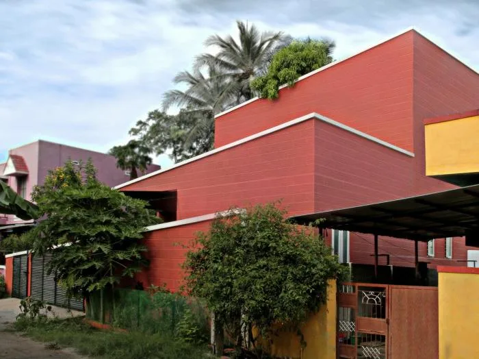 BIM architecture | solemn and transparent, elegant and natural - Indian red "treehouse"/PG Associates
