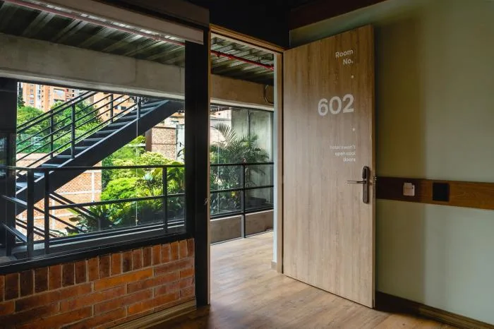 BIM Architecture | Aerial Stroll, Overlooking the City - Sommers Hotel
