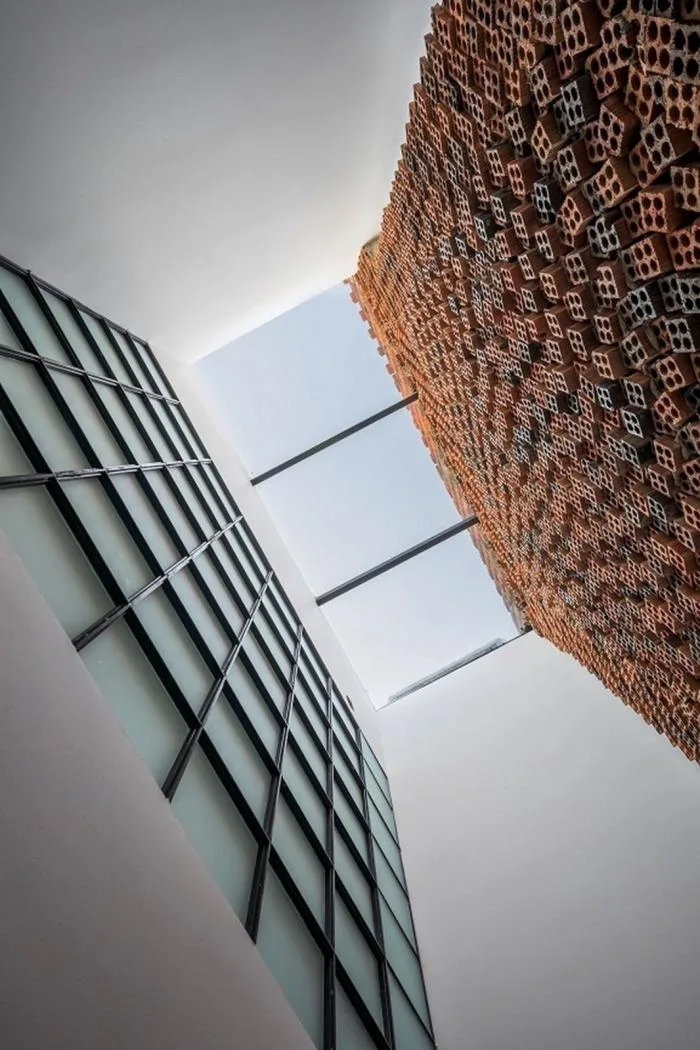 BIM Architecture | Gentle Breeze, Fluttering Light and Shadow: Vietnam's 'Self breathing' Wall House