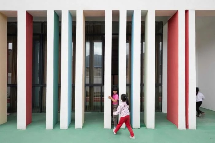 BIM Architecture | Expression of Terrain Relationships: Wushe Town Central Kindergarten/Dongyi Architecture