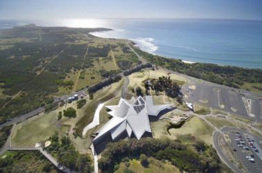 BIM Architecture: Abstract Deconstruction of the 'Long Ridge' at Australia's Penguin Homecoming Visitor Center-BIM WORLD