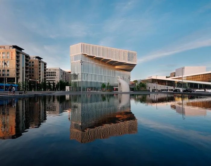 BIM architecture | Enjoying sunbathing under foggy curtain walls: Norwegian Library "Deichman"