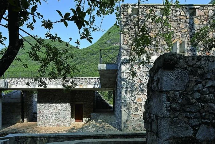 BIM Architecture | Giant Stone Creeping at the Foot of the Mountain: Louna Camping Service Center/Li Xinggang Studio