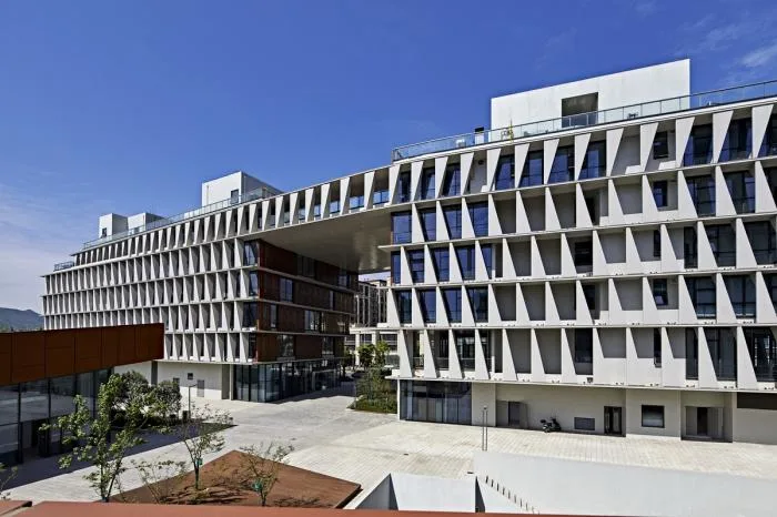 BIM architecture | Freely interpreted enclosed courtyard: Nanjing Pukou Cultural Center/BAU Architecture and Urban Design Firm