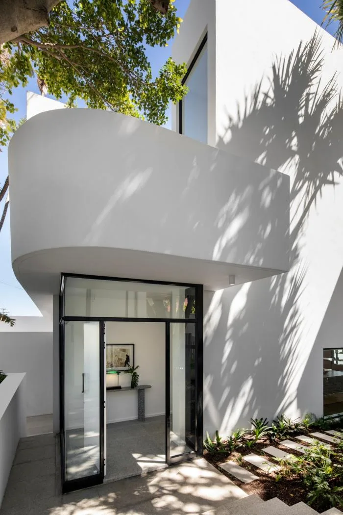 BIM Architecture | Futuristic Sculpture: 216 Seaview Street, South Africa