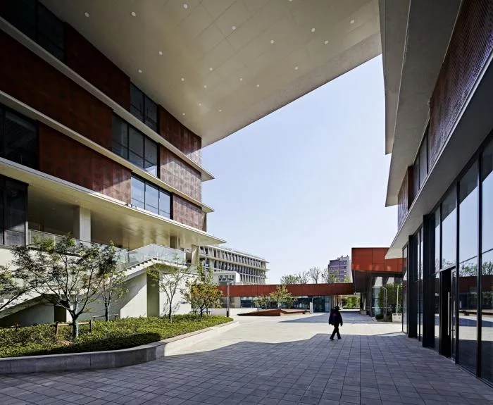 BIM architecture | Freely interpreted enclosed courtyard: Nanjing Pukou Cultural Center/BAU Architecture and Urban Design Firm