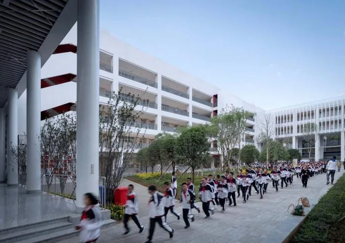 BIM Architecture | Stereoscopic "Courtyard" Space: Yunnan Normal University Experimental High School/Tsinghua University Architectural Design Institute+Tsinghua University School of Architecture