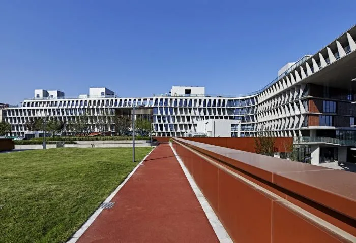 BIM architecture | Freely interpreted enclosed courtyard: Nanjing Pukou Cultural Center/BAU Architecture and Urban Design Firm