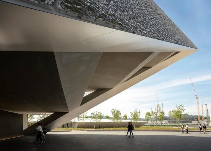 BIM Architecture | Chase Hand Gate College University 'Academic Ark' / Designed by Mitsubishi Land Institute