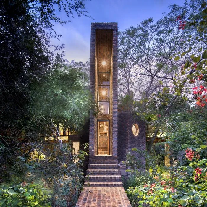 BIM Architecture | Quiet and Simple Residence, Hidden in the Forest: A Narrow House in South Africa