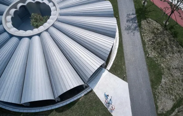 BIM architecture | Form gathering but spirit dispersing, clean water pool coffee shop/Tongji original design studio
