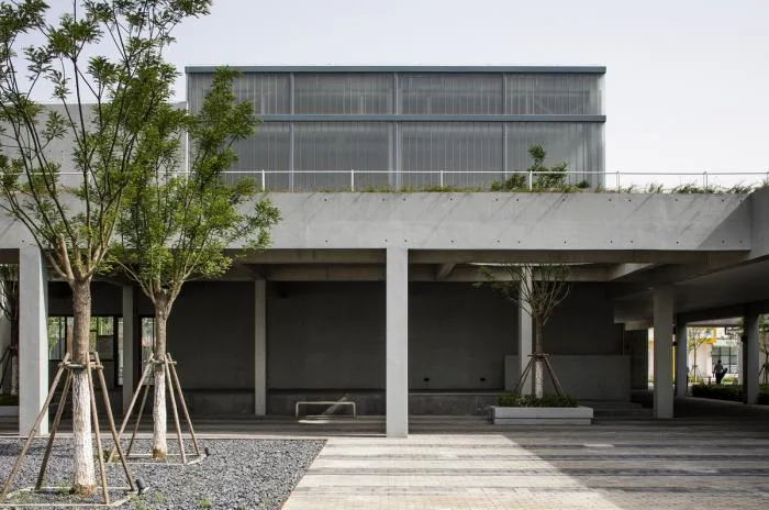 Multifunctional activity space facade © Peter Dixie (UK)/Luotang Architectural Photography