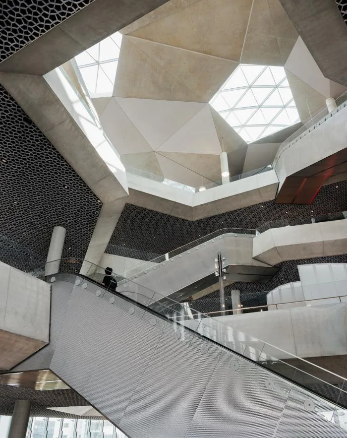 BIM architecture | Enjoying sunbathing under foggy curtain walls: Norwegian Library "Deichman"