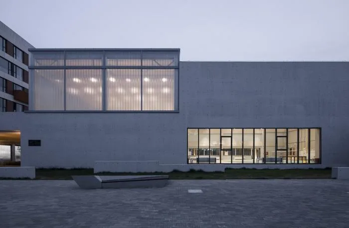 Internally transparent glass box © Peter Dixie (UK)/Luotang Architectural Photography