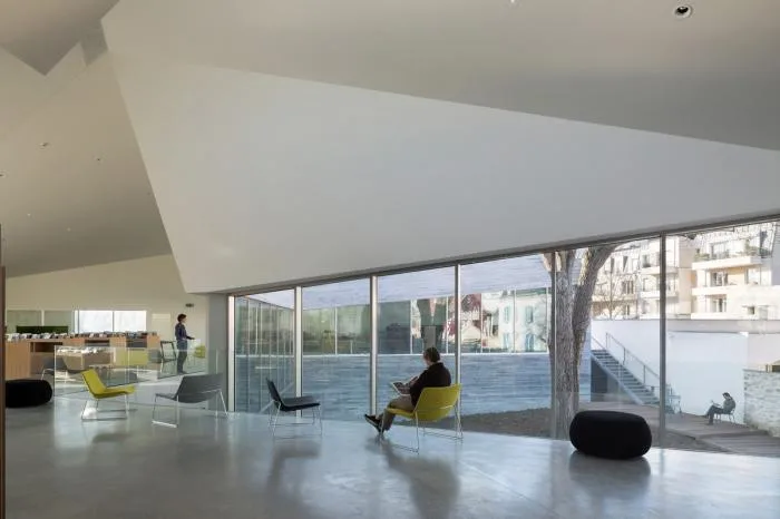 BIM Architecture | Town Tree Courtyard - Queenstown Media Library