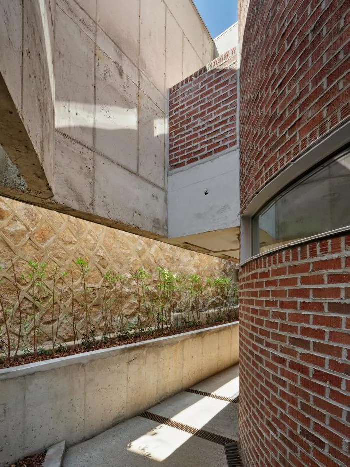 BIM Architecture | Ritual and Fun Coexistence: Korean 'Back Alley' Residential Buildings