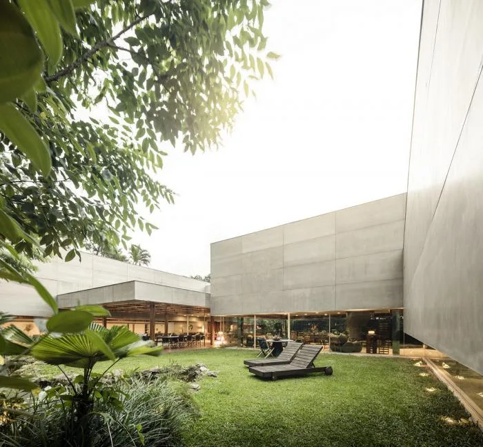 BIM Architecture | Subtraction of the Bottom Layer of Buildings: Suspended Boxes