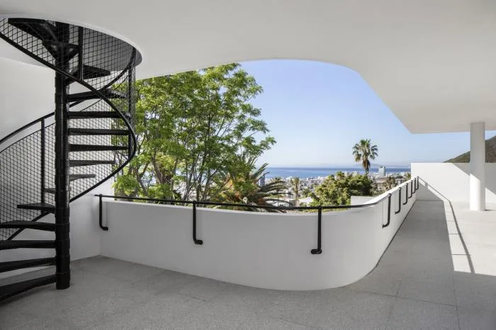 BIM Architecture | Futuristic Sculpture: 216 Seaview Street, South Africa