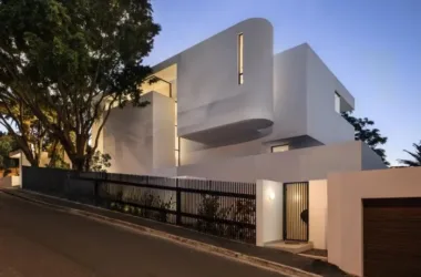 BIM Architecture: Futuristic Sculpture Design at 216 Seaview Street, South Africa-BIM WORLD