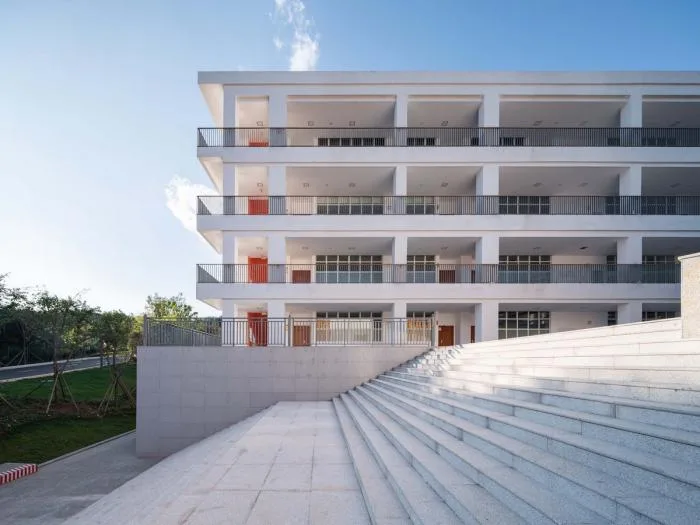 BIM Architecture | Stereoscopic "Courtyard" Space: Yunnan Normal University Experimental High School/Tsinghua University Architectural Design Institute+Tsinghua University School of Architecture