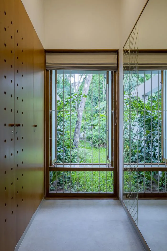 BIM Architecture | Geometric Order and Natural Landscape Quietly Blending: A Vacation Home in a Grid