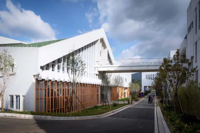 BIM Architecture | Stereoscopic "Courtyard" Space: Yunnan Normal University Experimental High School/Tsinghua University Architectural Design Institute+Tsinghua University School of Architecture