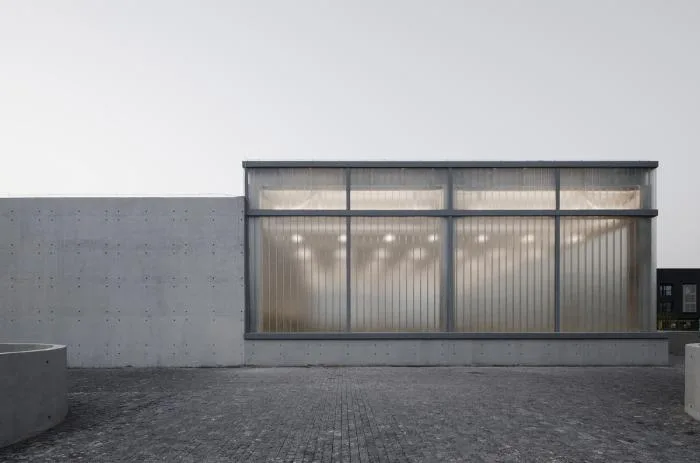 Multi-functional activity space viewed from continuous trails © Peter Dixie (UK)/Luotang Architectural Photography