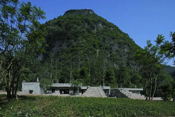 BIM Architecture | Giant Stone Creeping at the Foot of the Mountain: Louna Camping Service Center/Li Xinggang Studio