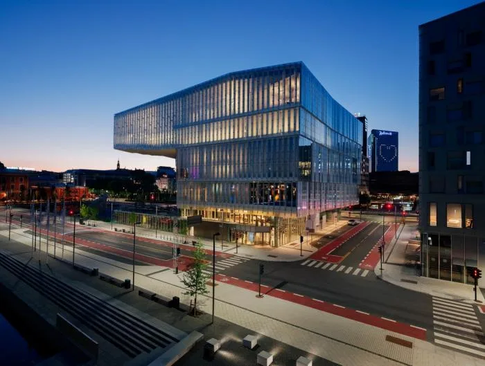 BIM architecture | Enjoying sunbathing under foggy curtain walls: Norwegian Library "Deichman"