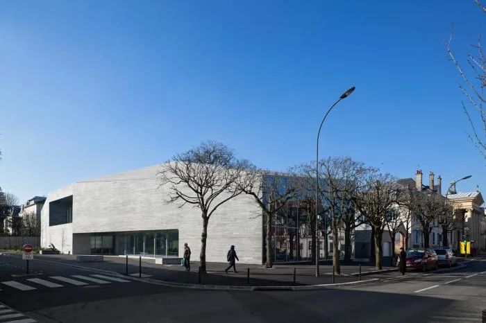 BIM Architecture | Town Tree Courtyard - Queenstown Media Library
