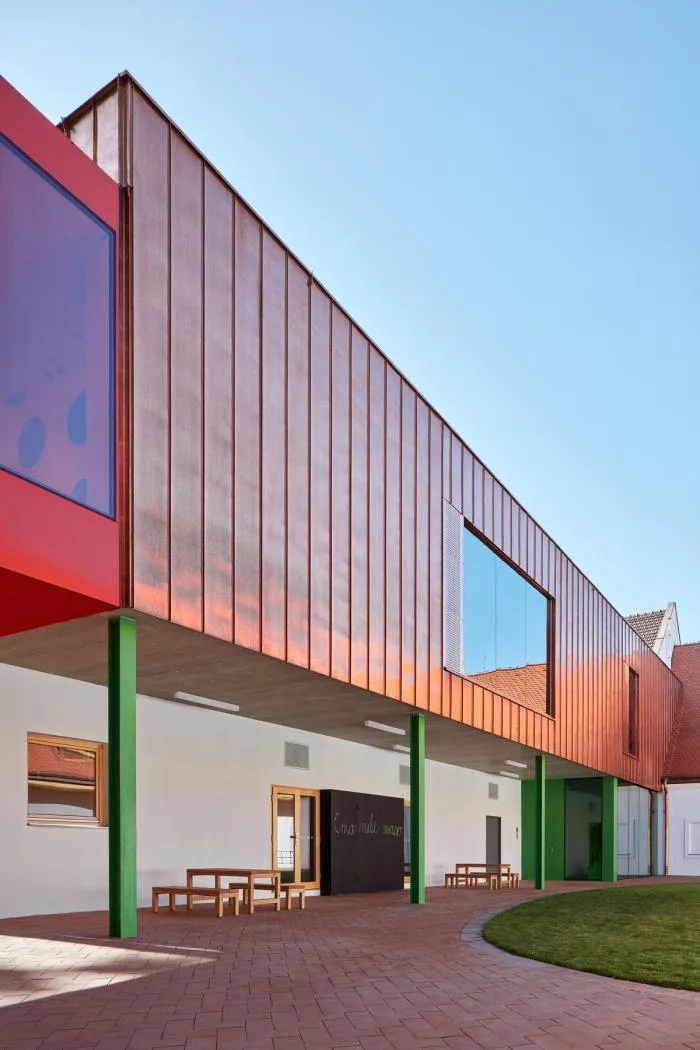 BIM Architecture | Children's Castle in Fairy Tale Books: Vřesovice Elementary School Expansion