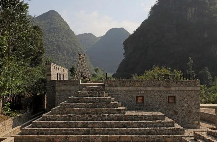 BIM Architecture | Giant Stone Creeping at the Foot of the Mountain: Louna Camping Service Center/Li Xinggang Studio