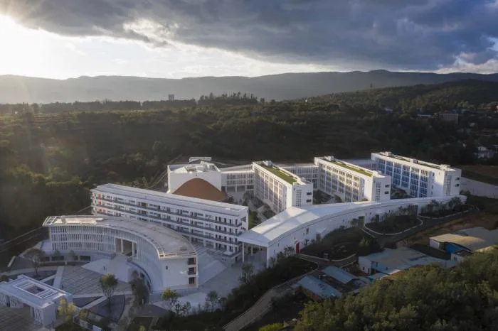 BIM Architecture | Stereoscopic "Courtyard" Space: Yunnan Normal University Experimental High School/Tsinghua University Architectural Design Institute+Tsinghua University School of Architecture