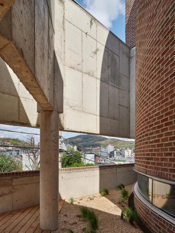 BIM Architecture | Ritual and Fun Coexistence: Korean 'Back Alley' Residential Buildings