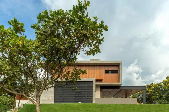 BIM architecture | Creating hierarchical and horizontally nested spaces: Brazilian "movie" residences