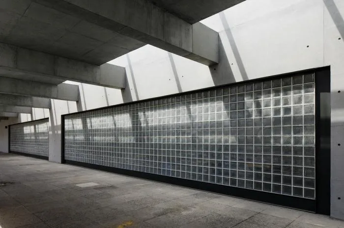 Corridor grey space under light and shadow © Peter Dixie (UK)/Luotang Architectural Photography