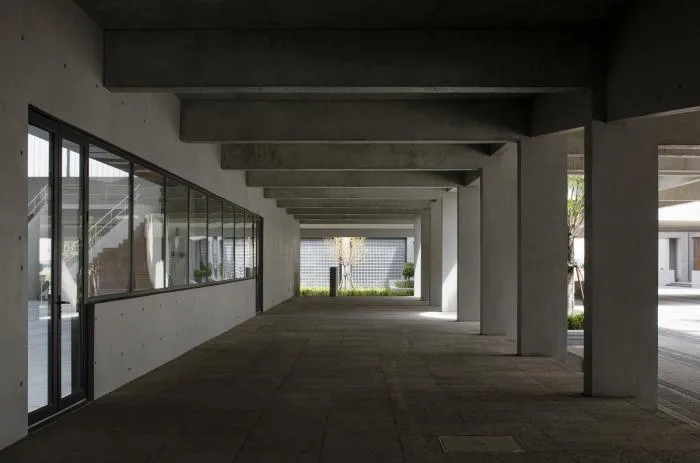Corridor space under light and shadow © Peter Dixie (UK)/Luotang Architectural Photography