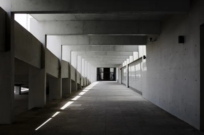 Corridor space under light and shadow © Peter Dixie (UK)/Luotang Architectural Photography
